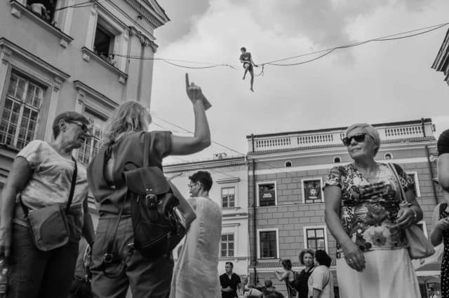 Przykład fotoreportażu – inspirujące pomysły i techniki fotograficzne Przykład fotoreportażu – inspirujące pomysły i techniki fotograficzne